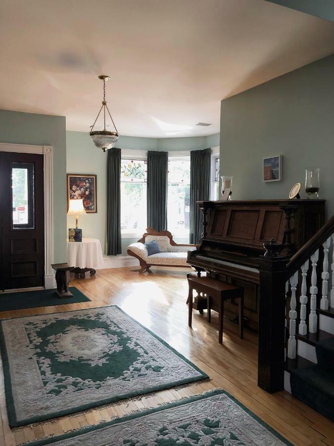 Mahogany Manor Bed & Breakfast Saint John Exterior photo