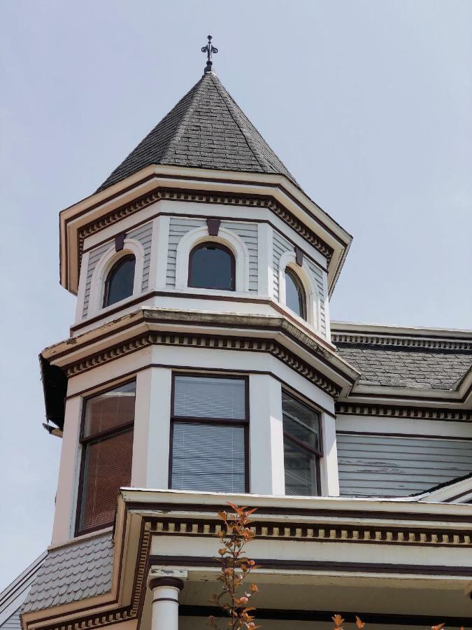 Mahogany Manor Bed & Breakfast Saint John Exterior photo